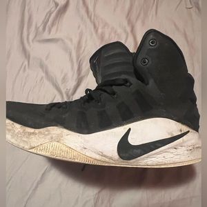 Hyperdunk shoes (8.5 mens)